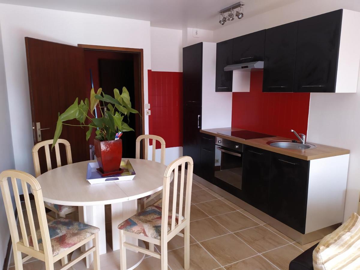 50M2 2 A 4 Pers Tout Confort Balcons Jardin Terrasse Les Albres Exteriör bild
